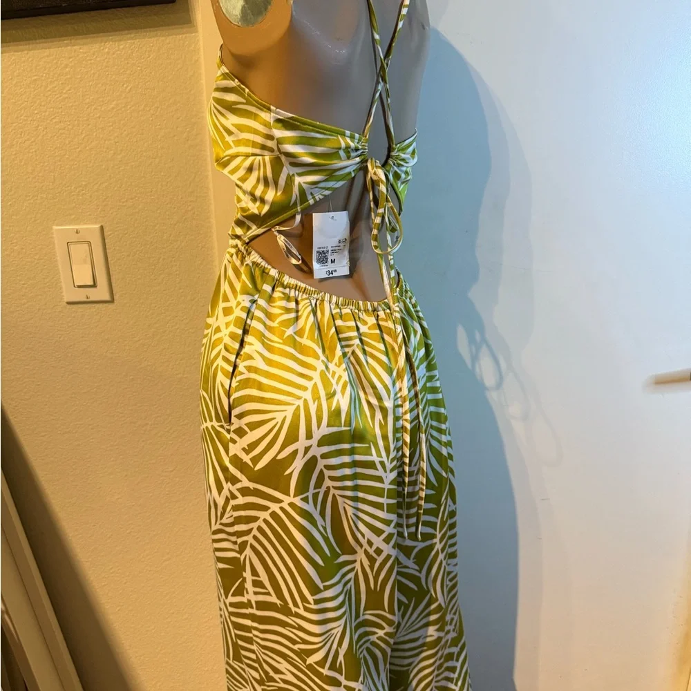Forever 21 Tropical Leaf Halter Jumpsuit – Olive Green Palm Print, NWT - Picture 3 of 6
